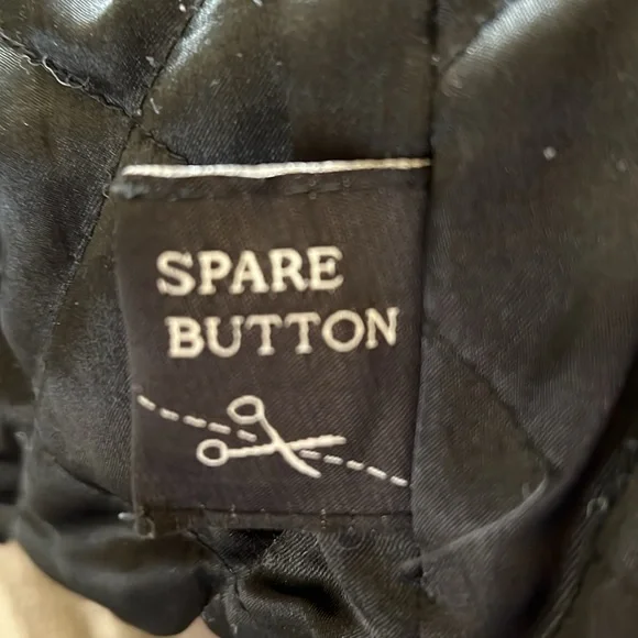 Weatherproof jacket - Picture 15 of 16